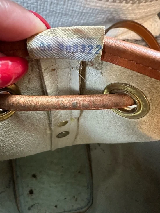 Vintage Dooney & Bourke Cream and Brown Pebble Leather Drawstring Bucket Bag - Picture 5 of 10